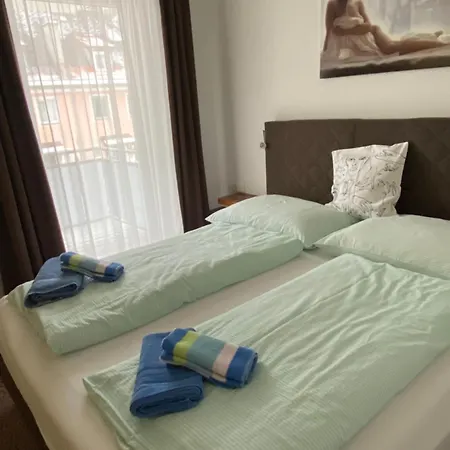 Silbermond Apartment *