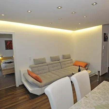 Silbermond Apartment *